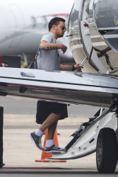 Liam Payne and Louis Tomlinson - departing Sydney - February 13, 2015 - 6xHQ 1uon3bpi