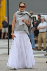 Jennifer Lopez - On the set of The Back-Up Plan in NYC (16.07.2009) - 120xHQ 1x6IQ5VH