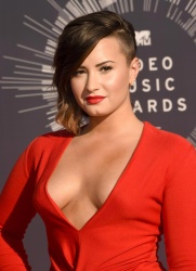 Demi Lovato - At the MTV Video Music Awards, August 24, 2014 - 112xHQ 2Orr4l2w