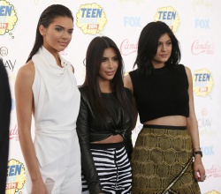 Kendall & Kylie Jenner - At the FOX's 2014 Teen Choice Awards, August 10, 2014 - 115xHQ 34C0UdUM