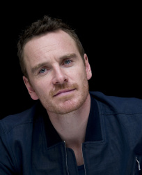 Michael Fassbender - X- Men: Days of Future Past press conference portraits by Magnus Sundholm (New York, May 9, 2014) - 25xHQ 3iR3PS4L