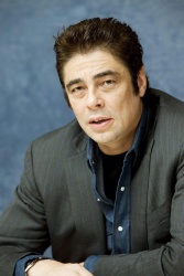 Benicio Del Toro - "The Wolfman" press conference portraits by Armando Gallo (Los Angeles, February 7, 2010) - 9xHQ 543thRTF