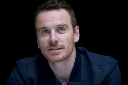 Michael Fassbender - X- Men: Days of Future Past press conference portraits by Magnus Sundholm (New York, May 9, 2014) - 25xHQ 5Iy74mQf