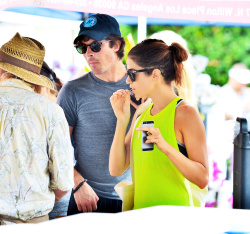 Ian Somerhalder & Nikki Reed - at the farmer's market in Sherman Oaks (July 20, 2014) - 152xHQ 6Gc68Jjp