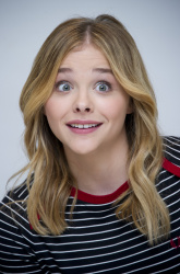 Chloe Moretz - Carrie press conference portraits by Magnus Sundholm (Hollywood, October 6, 2013) - 14xHQ 6uCBA3pX