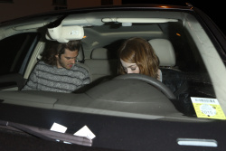 Andrew Garfield - Andrew Garfield & Emma Stone - Leaving an Arcade Fire concert in Los Angeles - May 27, 2015 - 108xHQ 7YdQNqCt