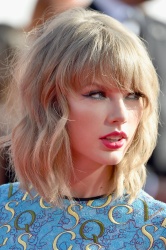 Taylor Swift - 2014 MTV Video Music Awards held at The Forum in Inglewood, California - August 24, 2014 - 490xHQ 7c3Z57uO