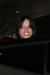 Michelle Rodriguez - Michelle Rodriguez - LAX airport, 27 января 2015 (14xHQ) 86o5HMxD