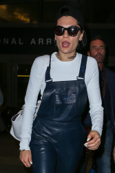 Jessie J - Arriving at LAX airport in Los Angeles - February 7, 2015 (14xHQ) 8FVjLrUx