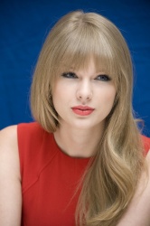 Taylor Swift - Dr. Zeuss' The Lorax press conference portraits by Vera Anderson (Hollywood, February 7, 2012) - 20xHQ 9eEXBHzA