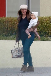 Jennifer Love Hewitt - Out for lunch in West Hollywood, 13 января 2015 (20xHQ) 9saNUM0q