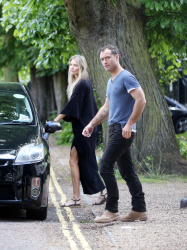 Jude Law - steps out with new love Phillipa Coan - May 30, 2015 - 18xHQ A3HmOuaJ