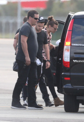 Harry Styles, Niall Horan and Liam Payne - Arriving in Brisbane, Australia - February 11, 2015 - 17xHQ AxSUYr03
