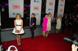 Jennifer Morrison - Jennifer Morrison & Ginnifer Goodwin - 38th People's Choice Awards held at Nokia Theatre in Los Angeles (January 11, 2012) - 244xHQ AzZ555Kj