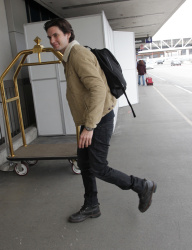 Ben Barnes - Ben Barnes - Departing From LAX Airport (January 29,2015) - 15xHQ BSsZj6LB