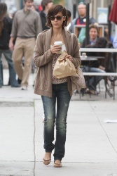 Jessica Alba - shopping in Beverly Hills (2010.02.19) - 18xHQ CPpSJutd