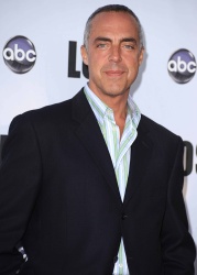 Titus Welliver - arrives at ABC's Lost Live The Final Celebration (2010.05.13) - 6xHQ CmBV5xNe