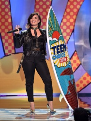 Demi Lovato and Cher Lloyd - Performing Really Don't Care at the Teen Choice Awards. August 10, 2014 - 45xHQ E1IVwVxs
