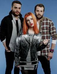 Paramore (Hayley Williams,  Jeremy Davis, Taylor York) - Chris McAndrew Photoshoot for The Guardian (February, 2013) - 35xHQ EcLe7xmQ
