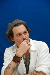 Johnny Depp - The Rum Diary press conference portraits by Vera Anderson (Hollywood, October 13, 2011) - 13xHQ EzSKTjN7