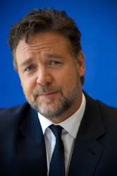 Russell Crowe - Russell Crowe - Man Of Steel press conference portraits by Vera Anderson (Burbank, June 3, 2013) - 6xHQ HXu4AYL0