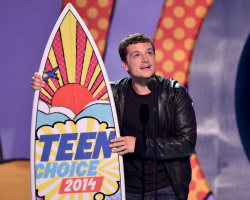 Josh Hutcherson - FOX's 2014 Teen Choice Awards in Los Angeles (2014.08.10) - 33xHQ JRRGgEj7