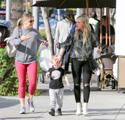 Hilary Duff - Out and about in Beverly Hills, 7 января 2015 (17xHQ) KvZwmrFc