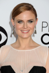 Emily Deschanel - 40th Annual People's Choice Awards at Nokia Theatre L.A. Live in Los Angeles, CA - January 8. 2014 - 137xHQ LO7SgoOm