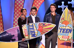 Shailene Woodley - 2014 Teen Choice Awards, Los Angeles August 10, 2014 - 363xHQ NPNXTvPU