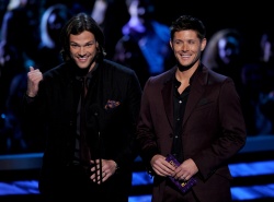 Jensen Ackles & Jared Padalecki - 39th Annual People's Choice Awards at Nokia Theatre in Los Angeles (January 9, 2013) - 170xHQ Nhf78MmA