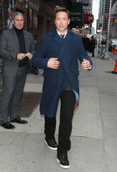 Robert Downey Jr. - at the Late Show with David Letterman in New York (2015.04.23) - 19xHQ Niu3k7go