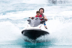 Mark Wahlberg - and his family seen enjoying a holiday in Barbados (December 26, 2014) - 165xHQ NwoEdsd2