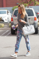 Jessica Alba - Out and about in Los Angeles (2015.02.20.) (10xHQ) O3PtP2cT