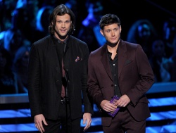 Jensen Ackles & Jared Padalecki - 39th Annual People's Choice Awards at Nokia Theatre in Los Angeles (January 9, 2013) - 170xHQ O9kymQ3G