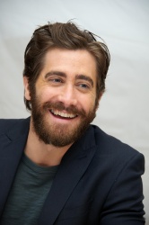 Jake Gyllenhaal - 'End of Watch' Press Conference Portraits by Vera Anderson - September 10, 2012 - 6xHQ Omyl2ppV