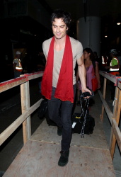 Ian Somerhalder - Spotted at LAX Airport in Los Angeles (July 24, 2014) - 24xHQ PHKCUbsn
