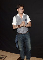 Johnny Depp - "Pirates of the Caribbean: On Stranger Tides" press conference portraits by Armando Gallo (Beverly Hills, May 4, 2011) - 22xHQ PVUkUfhO