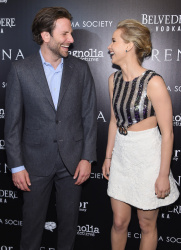 Jennifer Lawrence и Bradley Cooper - Attends a screening of 'Serena' hosted by Magnolia Pictures and The Cinema Society with Dior Beauty, Нью-Йорк, 21 марта 2015 (449xHQ) PhLLwrMc
