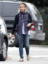 Sarah Michelle Gellar - out and about in Brentwood, 30 января 2015 (28xHQ) Q2gThqIY