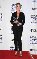 Katherine Heigl - 35th Annual People's Choice Awards, 7 января 2009 (58хHQ) Q6gg4tyS