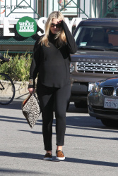 Ali Larter - Leaving Whole Foods in West Hollywood, 5 января 2015 (14xHQ) RKNKI37E