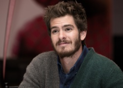 Andrew Garfield - "The Amazing Spider Man 2" press conference portraits by Armando Gallo (Los Angeles, November 17, 2013) - 18xHQ T7S15WTD