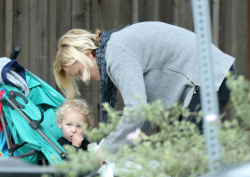Malin Akerman - Out with her son in LA- February 20, 2015 (25xHQ) TB3Pd7F6