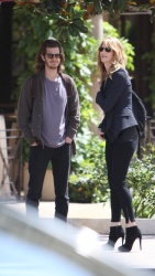 Andrew Garfield and Laura Dern - talk while waiting for their car in Beverly Hills on June 1, 2015 - 18xHQ TDbxzc0v
