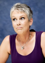 Jamie Lee Curtis - Jamie Lee Curtis - "You Again" press conference portraits by Armando Gallo (Los Angeles, August 28, 2010) - 8xHQ TmdyR6nK