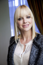 Anna Faris - "What's Your Number" press conference portraits by Armando Gallo (Los Angeles, September 20, 2011) - 17xHQ UIXwRTo0