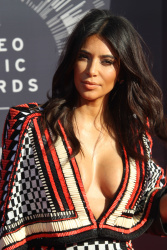 Kim Kardashian - 2014 MTV Video Music Awards in Los Angeles, August 24, 2014 - 90xHQ UXgCD4uV