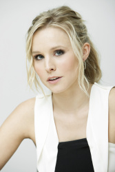 Kristen Bell - "When In Rome" press conference portraits by Armando Gallo (Beverly Hills, January 9, 2010) - 22xHQ VUBhppzS