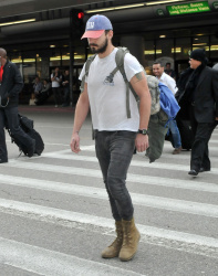 Shia LaBeouf - Arriving at LAX airport in Los Angeles - January 31, 2015 - 16xHQ VrEgDl8p