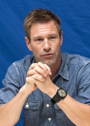 Aaron Eckhart - Aaron Eckhart - "The Rum Diary" press conference portraits by Armando Gallo (Hollywood, October 13, 2011) - 18xHQ WiM7Lvgb